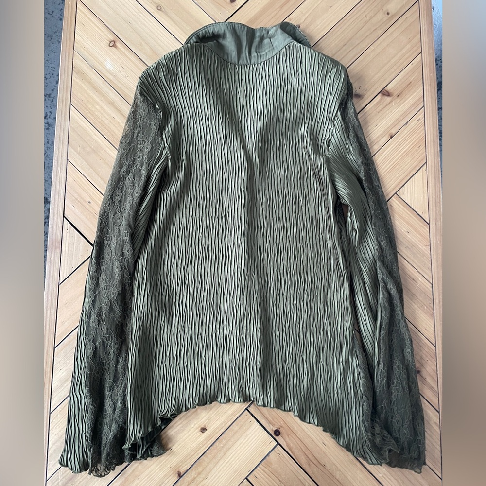 Pleated New Free People Next Dimension Button Down Shirt- Weeping Willow size M - Picture 9 of 11